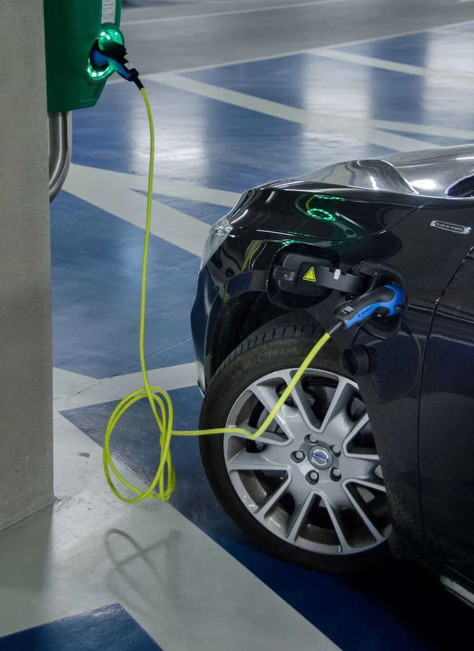 Chicago electric vehicle towing service